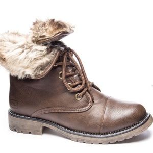 Brown Combat Boots With Inside Faux Fur